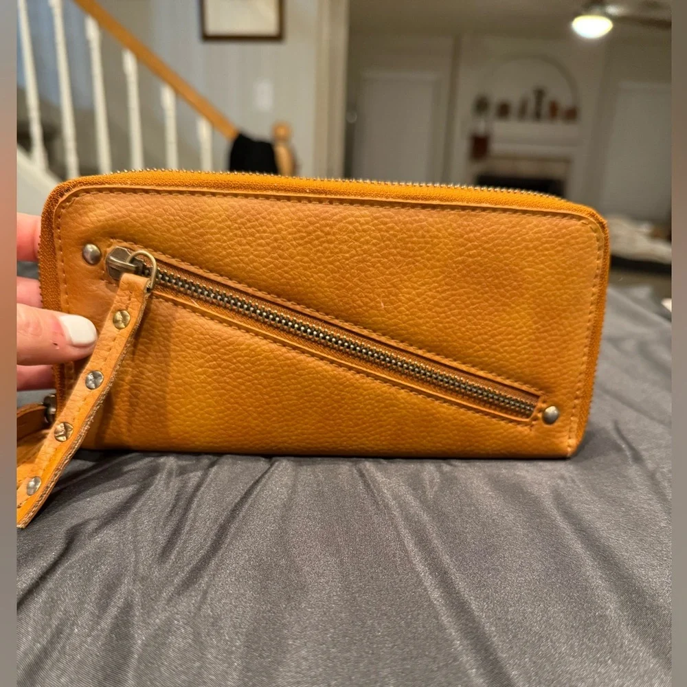 Free People Wallet Zip Around Wristlet Vegan Leather Brown 8"x4" - Picture 8 of 16